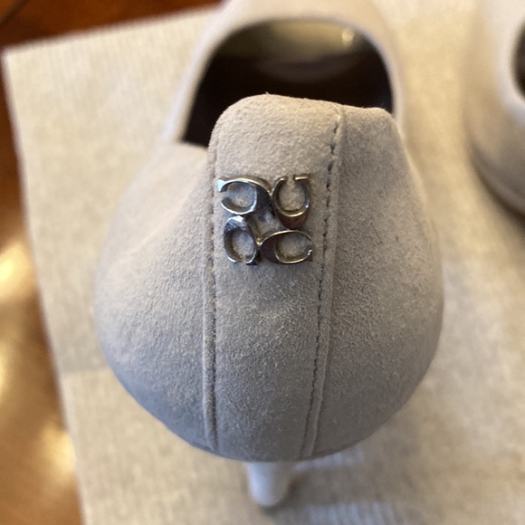 COACH LIGHT GRAY SUEDE LEATHER SELMA HEELS. NEVER WORN. GORGEOUS! SIZE 7.  NWOT - Picture 4 of 13